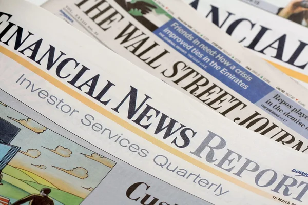 Financial Newspapers — Stock Photo, Image