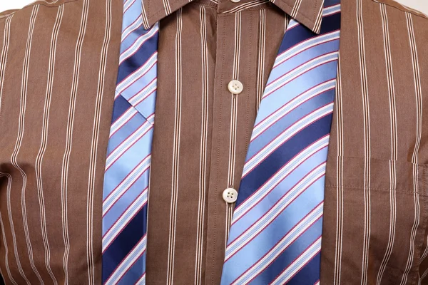 Cravatta sulla camicia primo piano . — Foto Stock