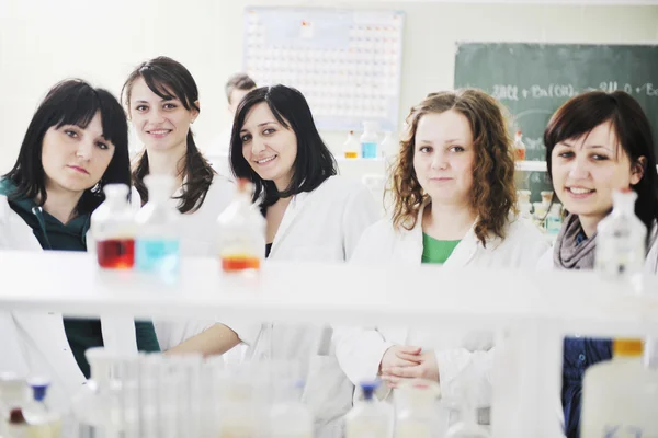 Groep in lab — Stockfoto