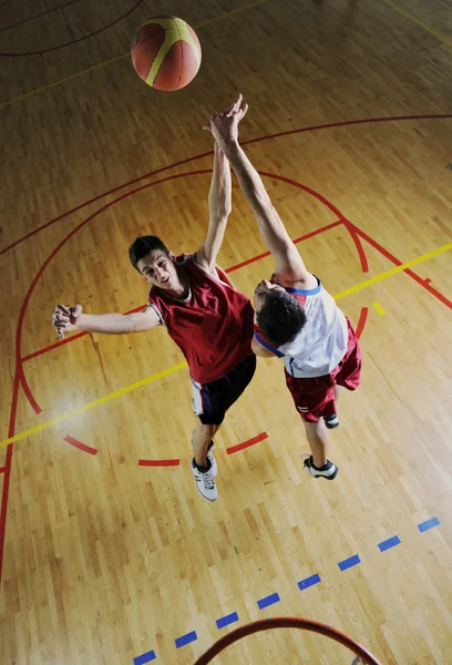 Spelen basketbalspel — Stockfoto