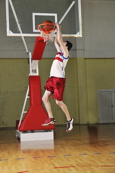 Salto de baloncesto — Foto de Stock