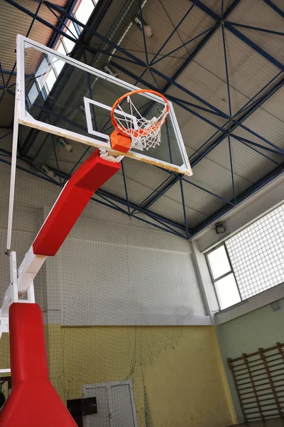 Баскетбол стрибок — стокове фото