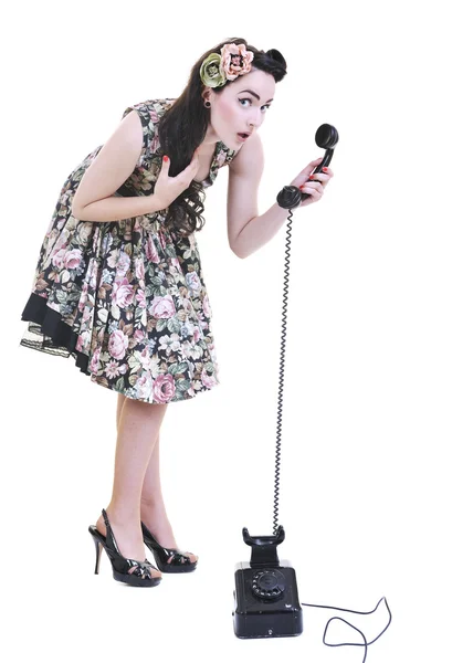 Vacker kvinna prata via telefon — Stockfoto