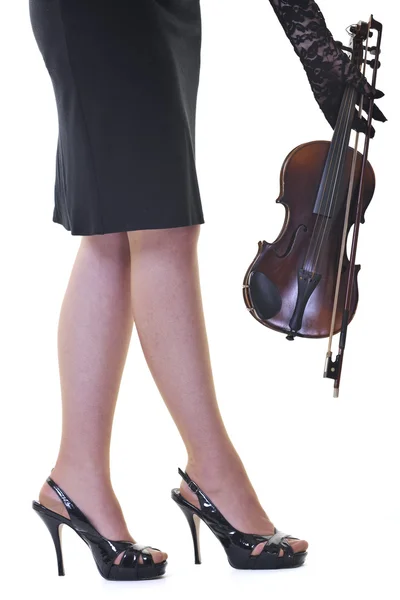Krásná mladá dáma hrát na housle — Stock fotografie