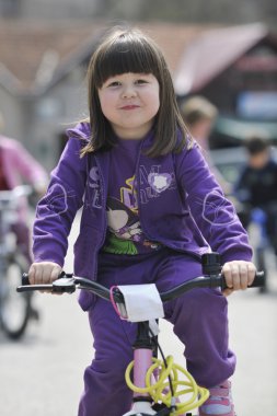 sürücü Bisiklet öğrenme mutlu çocuk grubu