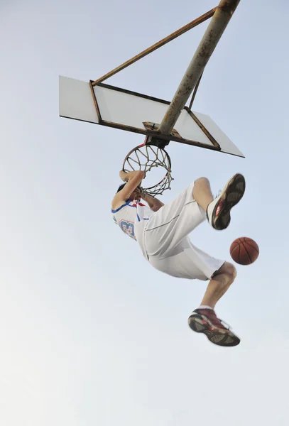 Jogador de basquetebol — Fotografia de Stock