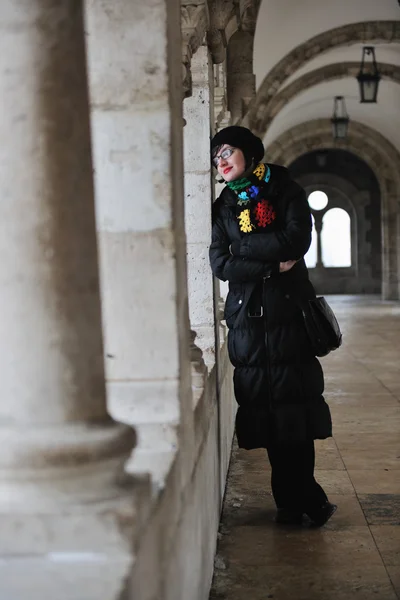 Счастливая Молодая Женщина Путешествует Турист Budapest Венгрии — стоковое фото