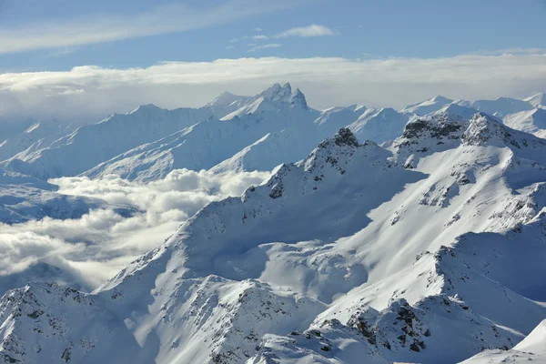 Góra Śniegu Świeżego Zachód Słońca Ośrodku Narciarskim Francja Val Thorens — Zdjęcie stockowe