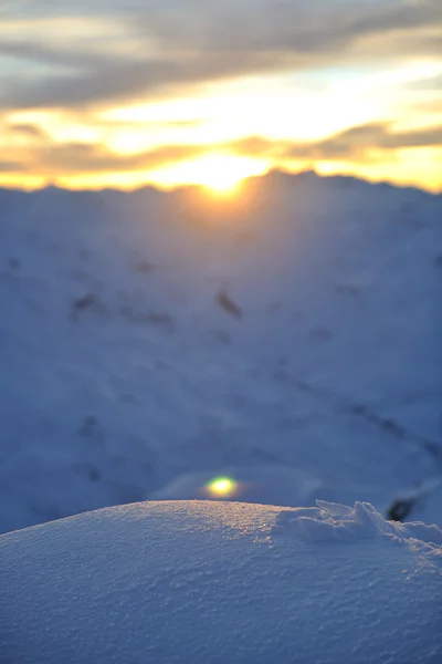 Berg snö solnedgång — Stockfoto