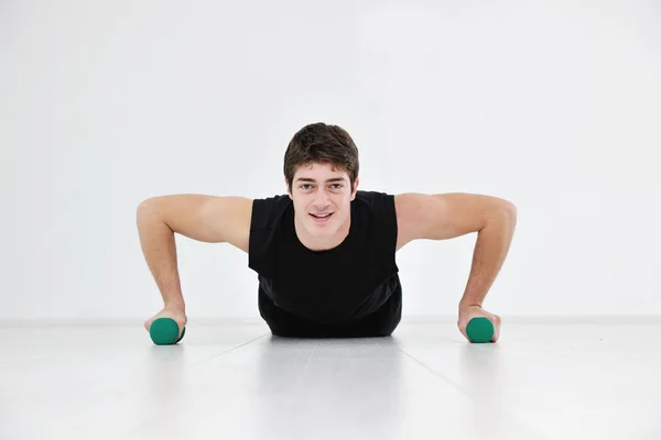 Uomo allenamento fitness — Foto Stock