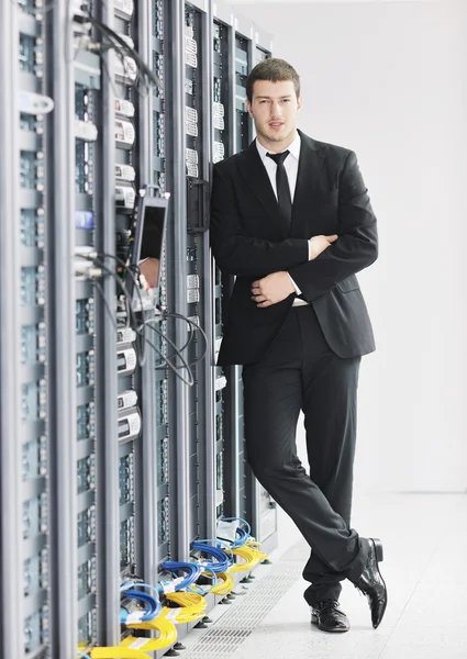 Ung Stilig Affärsman Det Engeneer Datacenter Serverrum — Stockfoto