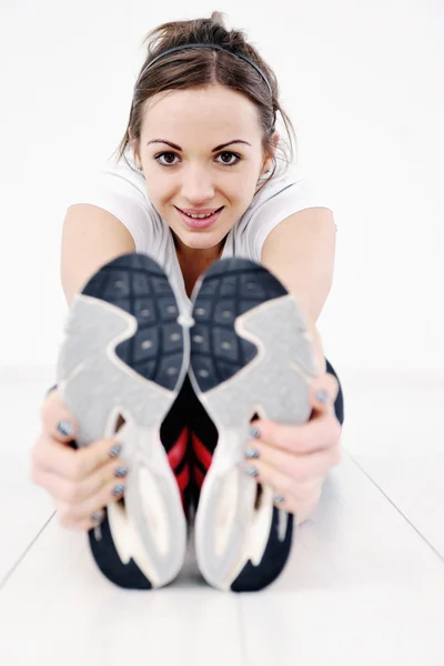 Fiatal nő fitness edzés — Stock Fotó