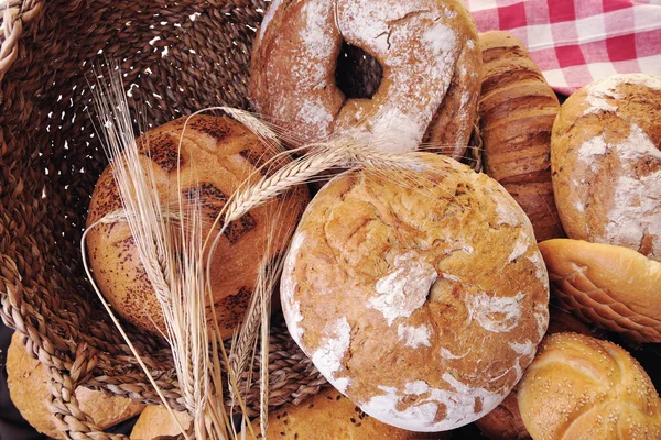 Φρέσκο Υγιεινό Φυσικό Ψωμί Σίτου Και Ομάδα Φυτικών Τροφίμων Στούντιο — Φωτογραφία Αρχείου