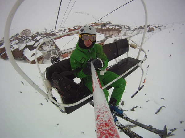 Kış Kayak adam — Stok fotoğraf
