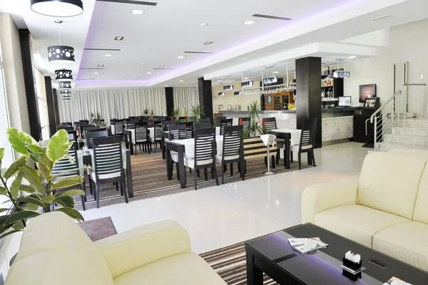 Interior Kamar Hotel Cerah Dan Bersih Dengan Furnitur Modern — Stok Foto