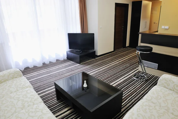 Helles Und Sauberes Interieur Der Hotelzimmer Mit Modernen Möbeln — Stockfoto