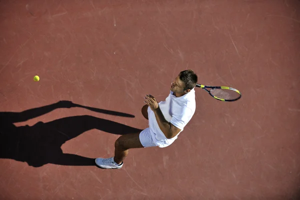 Fiatal Férfi Tenisz Szabadtéri Tennis Narancssárga Mezőben Kora Reggeli Órákban — Stock Fotó