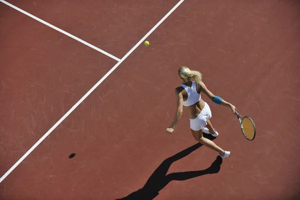 Jonge Passen Vrouw Play Tennis Buiten Oranje Tennisveld Vroege Ochtend — Stockfoto