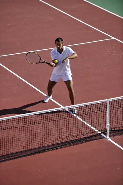 Genç Adam Play Tenis Açık Portakal Tenis Sahada Sabah — Stok fotoğraf