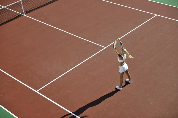 Mujer Forma Joven Jugar Tenis Aire Libre Campo Tenis Naranja —  Fotos de Stock