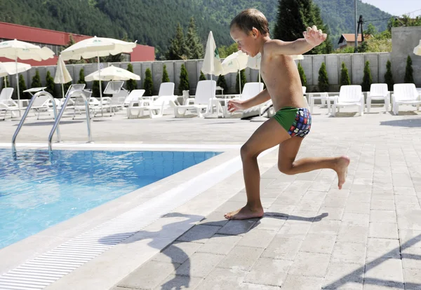 Children on swimming pool — Stock Photo, Image