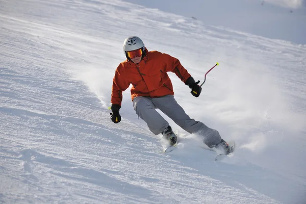 Gruppo sulla neve nella stagione invernale — Foto Stock