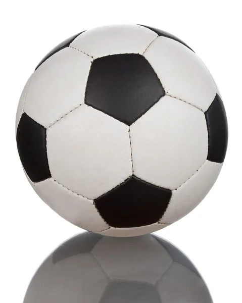 Bola de futebol com reflexão — Fotografia de Stock