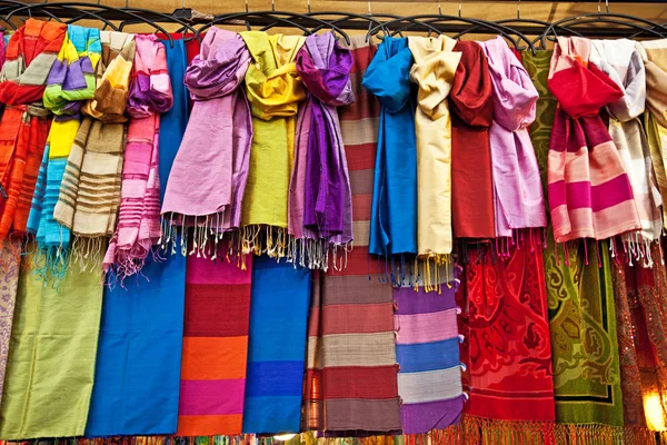 Kolorowe szaliki — Zdjęcie stockowe