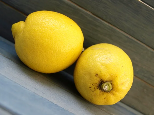 Slice of fresh lemon isolated on white background — Stock Photo, Image