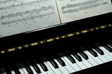 Piano clipart