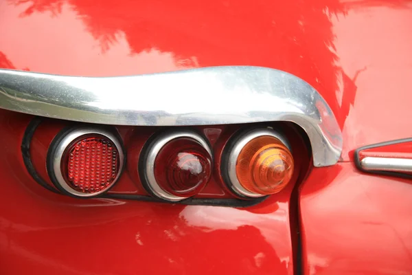 Detalj av en vintage franska bil, bakgrundsbelysning — Stockfoto