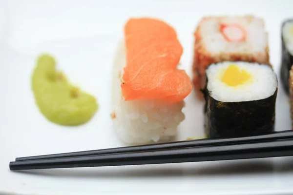 Verschillende soorten sushi — Stockfoto