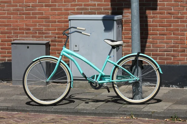 Bicicleta azul claro — Fotografia de Stock
