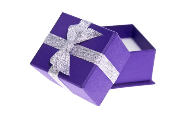 紫のプレゼント ボックス — ストック写真