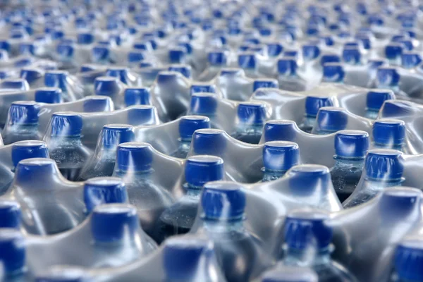 Стек пляшках сік — стокове фото