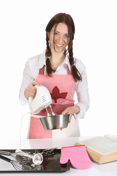 Ama de casa preparando con mezclador de cocina — Foto de Stock