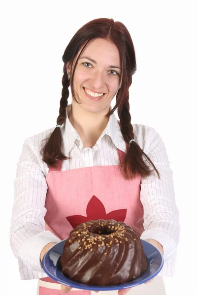 Casalinga mostrando bundt torta — Foto Stock