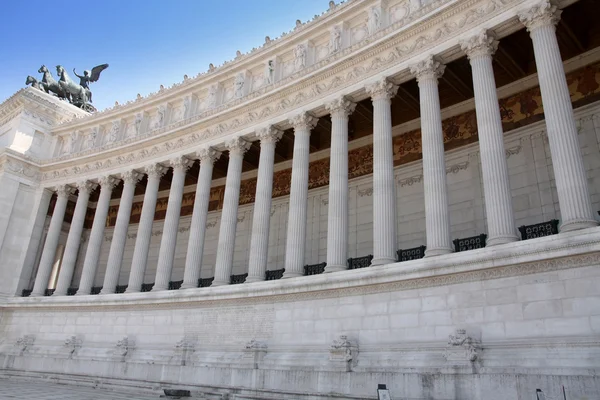Dettagli di grande colonna, Vittorio Emanuele, Roma, Italia — Foto Stock
