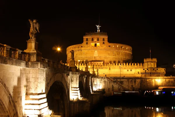 Veduta della notte di Castel Sant'Angelo a Roma — Foto Stock