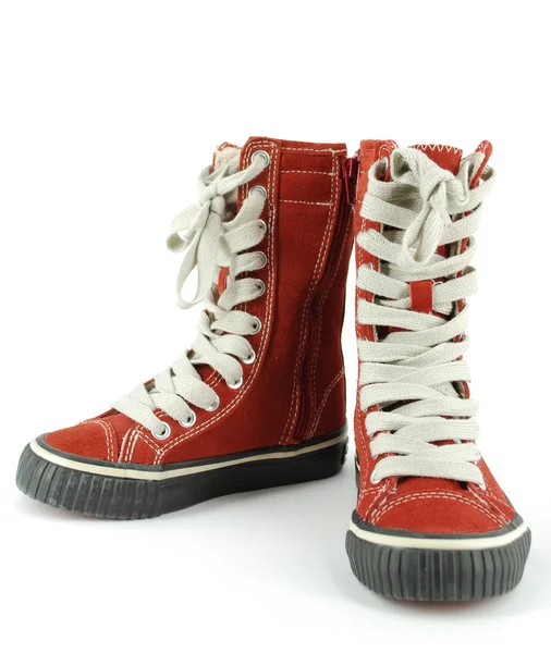 Zapatos de niño alto zapatilla roja — Foto de Stock