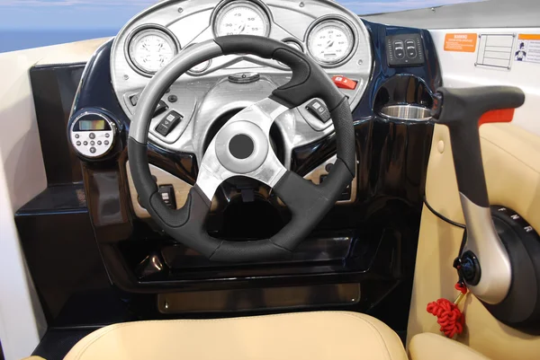Yacht steering wheel — Stock Photo, Image