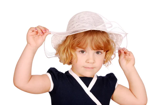 Skönhet liten flicka med vit hatt porträtt — Stockfoto