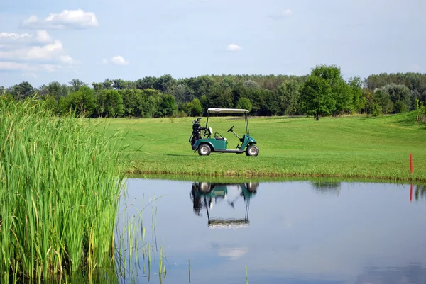 Golf elektrische buggy — Stockfoto