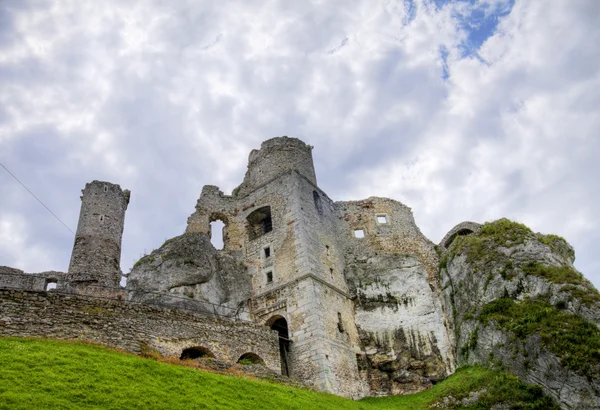 在波兰在欧洲的旧城堡废墟 — 图库照片