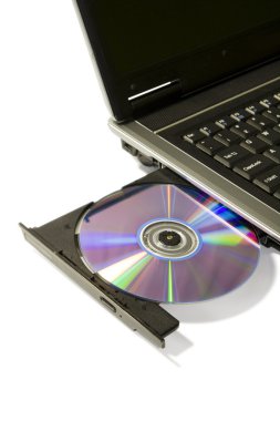 laptop yüklü bir dvd sürücü ile