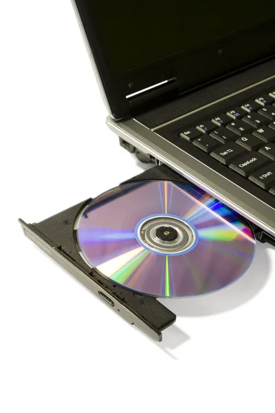 Φορητό υπολογιστή με φορτωμένο δίσκο dvd — Φωτογραφία Αρχείου