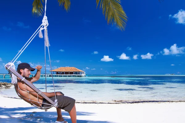 Man op de Malediven — Stockfoto