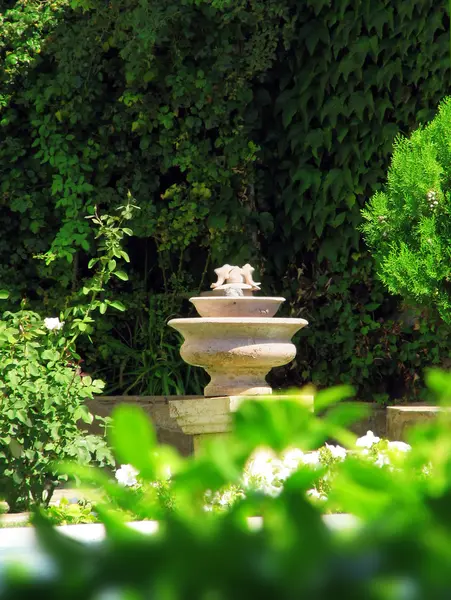 Fontana da giardino — Foto Stock