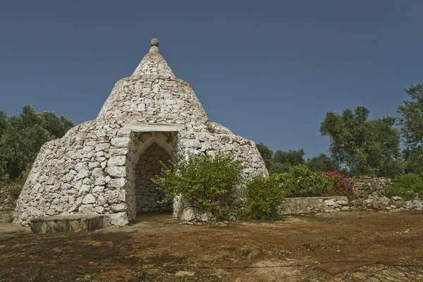 En traditionella trulli hus i puglia, södra Italien — Stockfoto