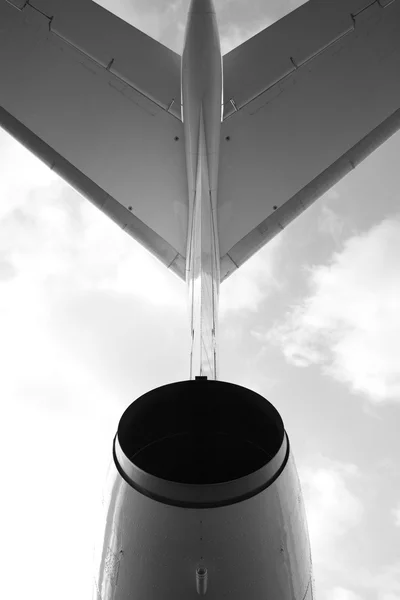 Avión de pasajeros, vista detrás — Foto de Stock